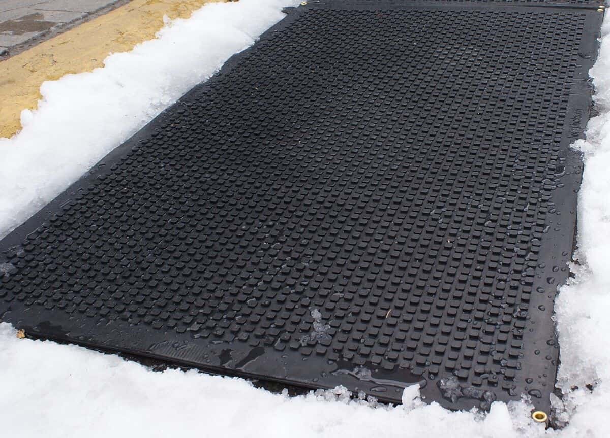 HeatTrak Heated Snow and Ice Melting Entrance Mat 24 x 36 - Small